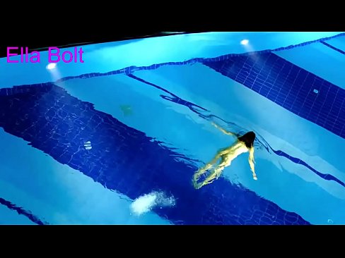 ❤️ Não consigo parar de ver, jovem loira apanhada a nadar nua na piscina da estância balnear ELLA BOLT ❤️❌ Sexo de qualidade em pt.courseclass.ru ﹏
